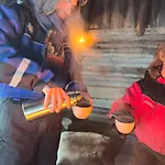 Isokenkäisten Klubi - Wilderness Hotelli