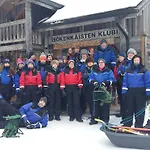 Isokenkäisten Klubi - Wilderness Hotelli Kiviperä