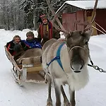 Isokenkaeisten Klubi - Wilderness فندق