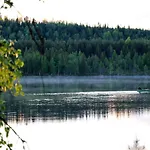Isokenkäisten Klubi - Wilderness 2* Kiviperä