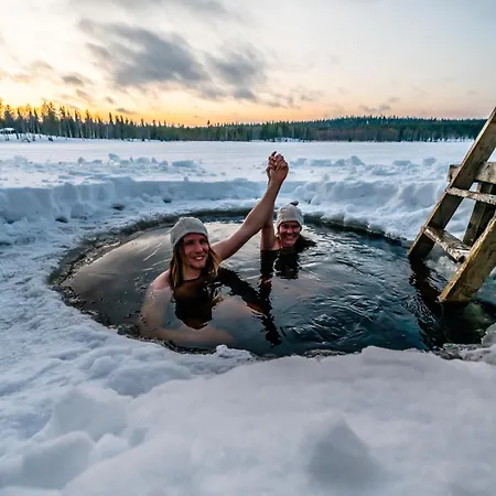 Otel Isokenkaeisten Klubi - Wilderness