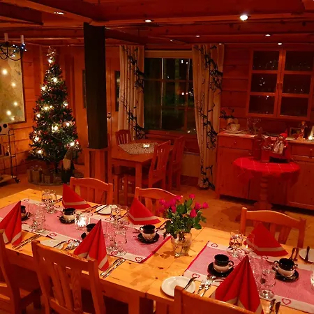 Isokenkaeisten Klubi - Wilderness 2* Kiviperä