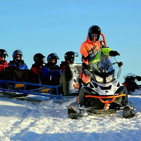 Isokenkaeisten Klubi - Wilderness Kivipera