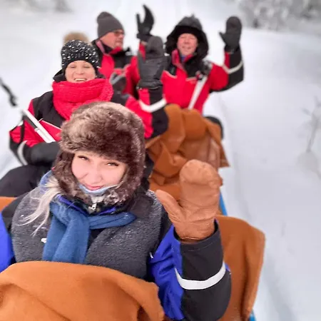 Isokenkaeisten Klubi - Wilderness