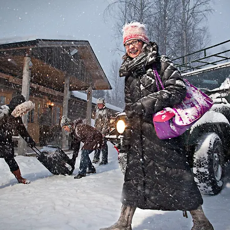 Hotel Isokenkaeisten Klubi - Wilderness Kiviperä