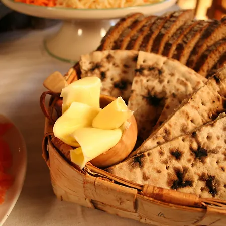 Isokenkaeisten Klubi - Wilderness 2*