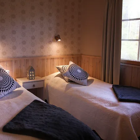 Isokenkaeisten Klubi - Wilderness Hotel 2*