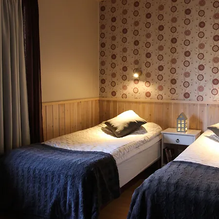 Hotel Isokenkaeisten Klubi - Wilderness Kiviperä