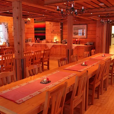 Isokenkaeisten Klubi - Wilderness 2* Kiviperä