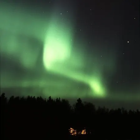 Isokenkaeisten Klubi - Wilderness Hotel Kiviperä