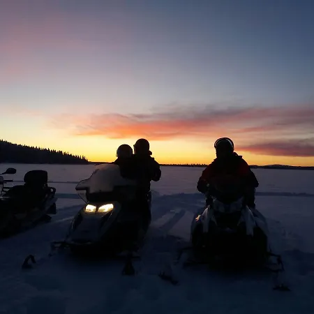Isokenkaeisten Klubi - Wilderness Kiviperä