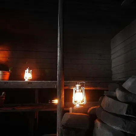 Isokenkaeisten Klubi - Wilderness Hotel 2*