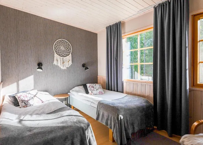 Isokenkäisten Klubi - Wilderness 2*