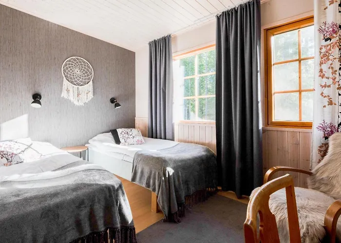 Isokenkäisten Klubi - Wilderness 2* Kiviperä