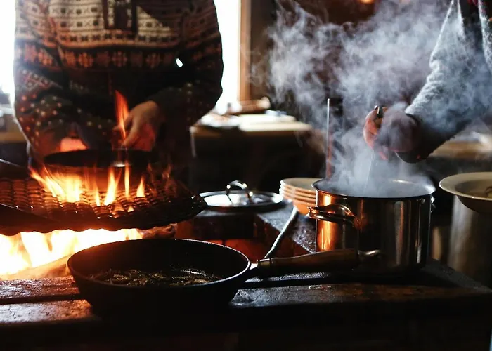 Hotelli Isokenkäisten Klubi - Wilderness 2*