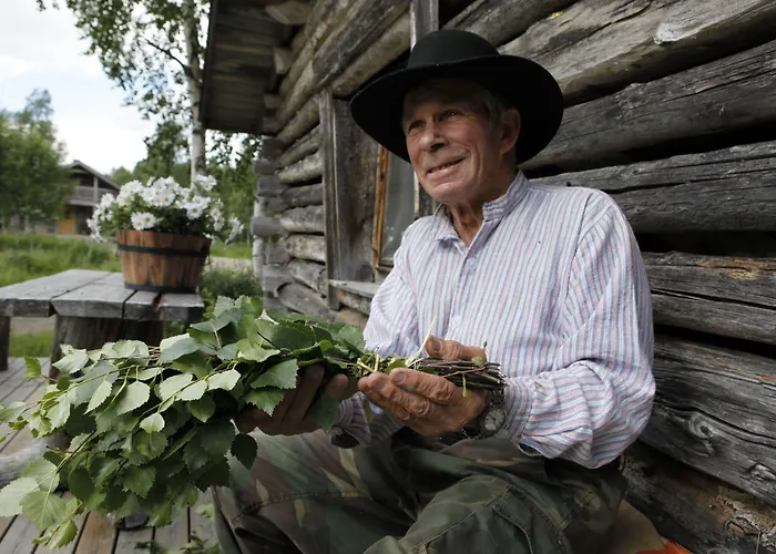 Isokenkäisten Klubi - Wilderness Hotelli 2*