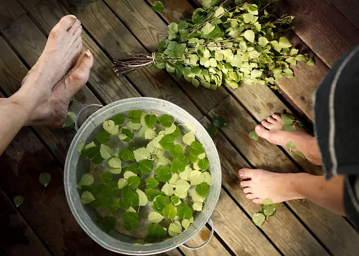 Hotelli Isokenkäisten Klubi - Wilderness Kiviperä