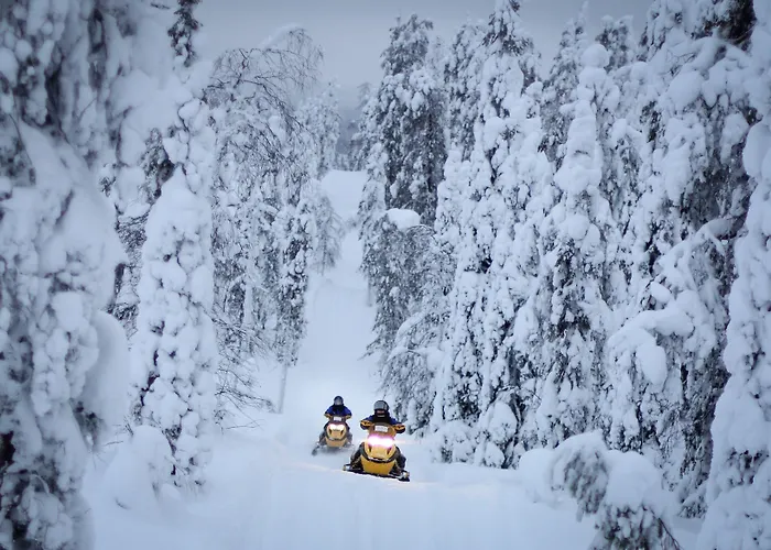 Isokenkäisten Klubi - Wilderness Hotelli 2*