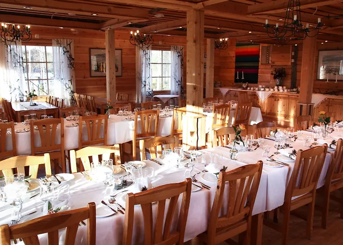 Isokenkäisten Klubi - Wilderness Hotelli